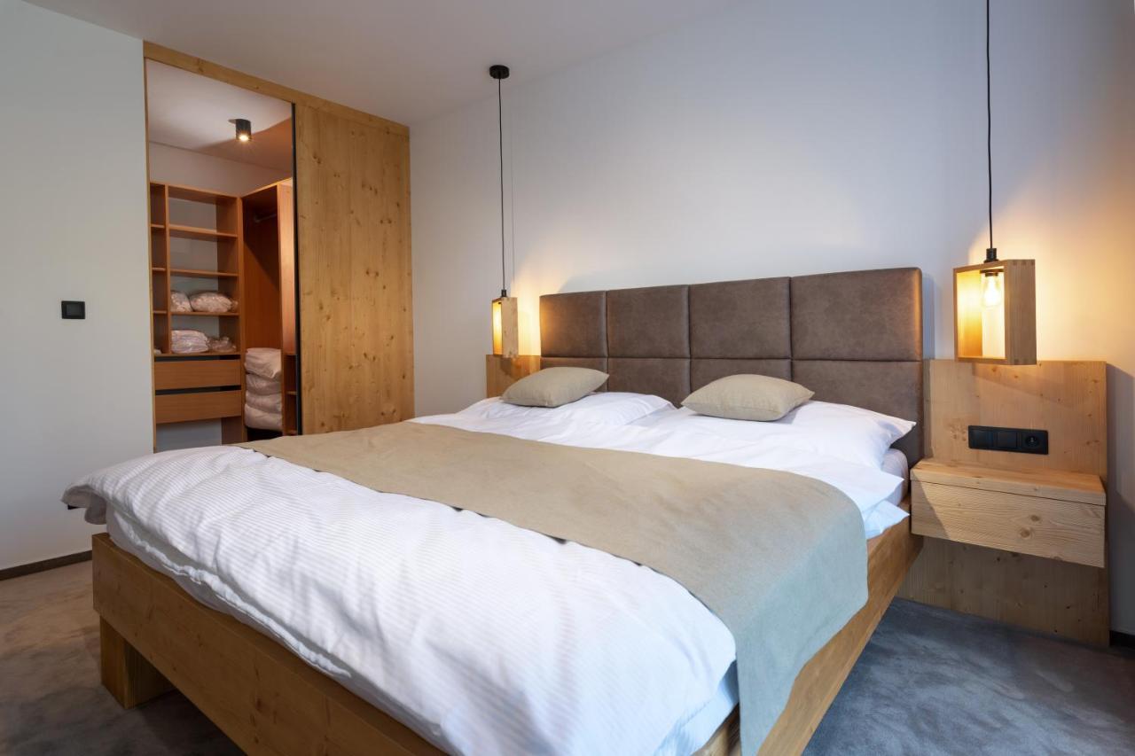 Nipur Sk-Apartman Hotel Ovruc, Штрбскє-Плесо Екстер'єр фото